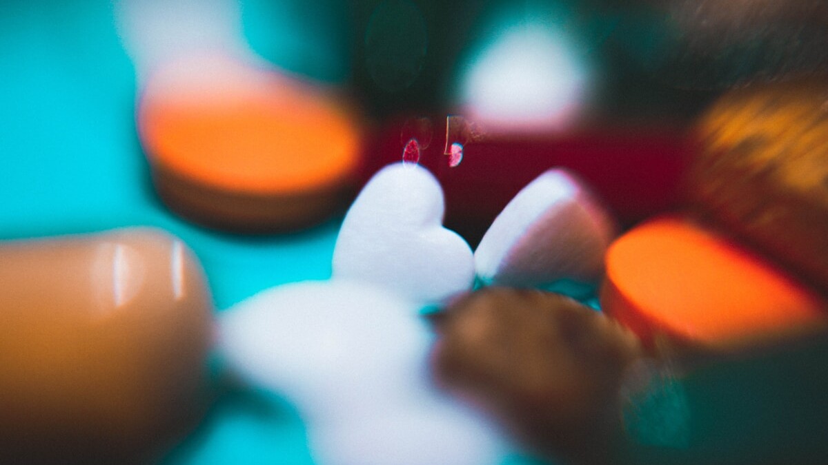 close-up photo of heart-shape stones