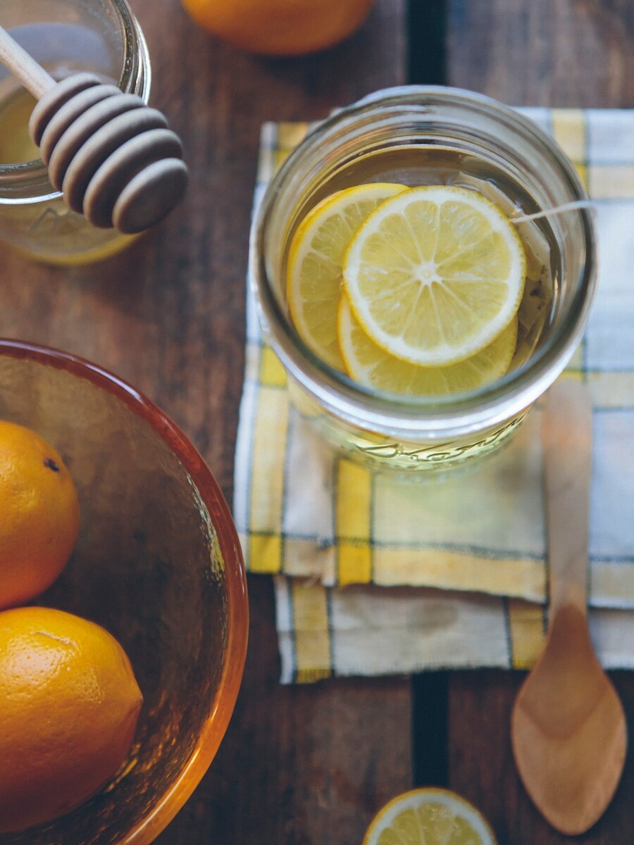 clear glass container with lemon slices