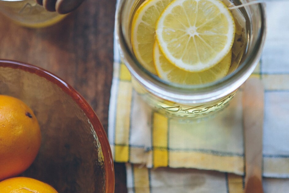 clear glass container with lemon slices